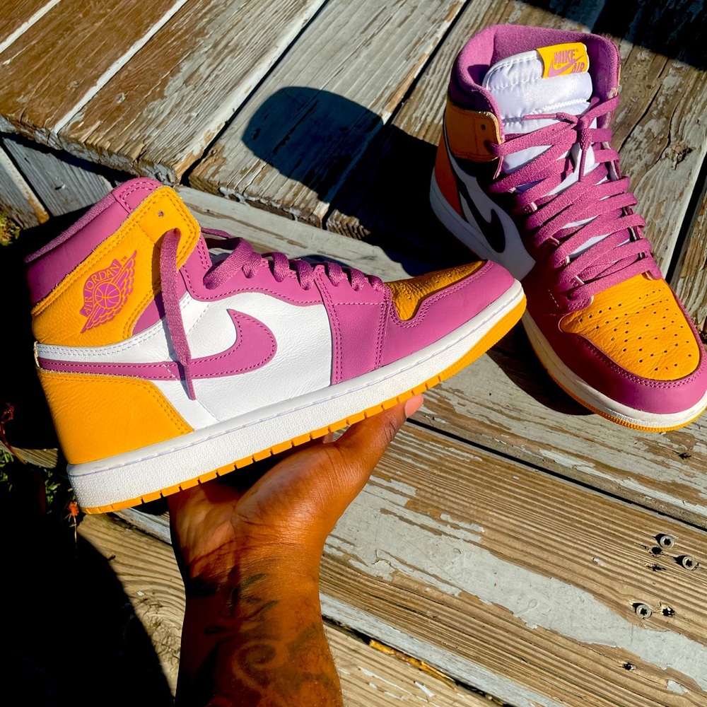 Air Jordan 1 “brotherhood”